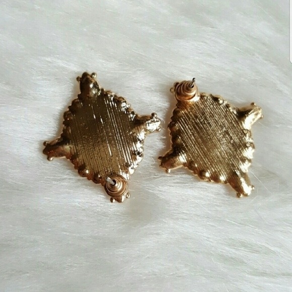 Last One! Pretty Crystals Earrings - Picture 3 of 4